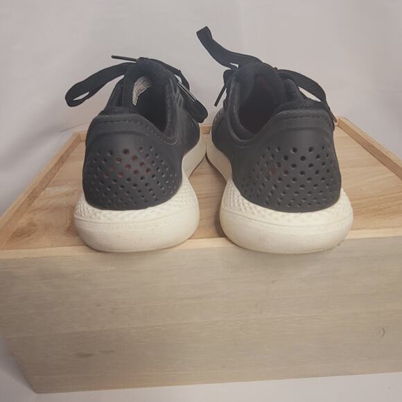 Crocs- Women's Literide Pacer Lace up Sneakers- Black- size 7 - Picture 3 of 7